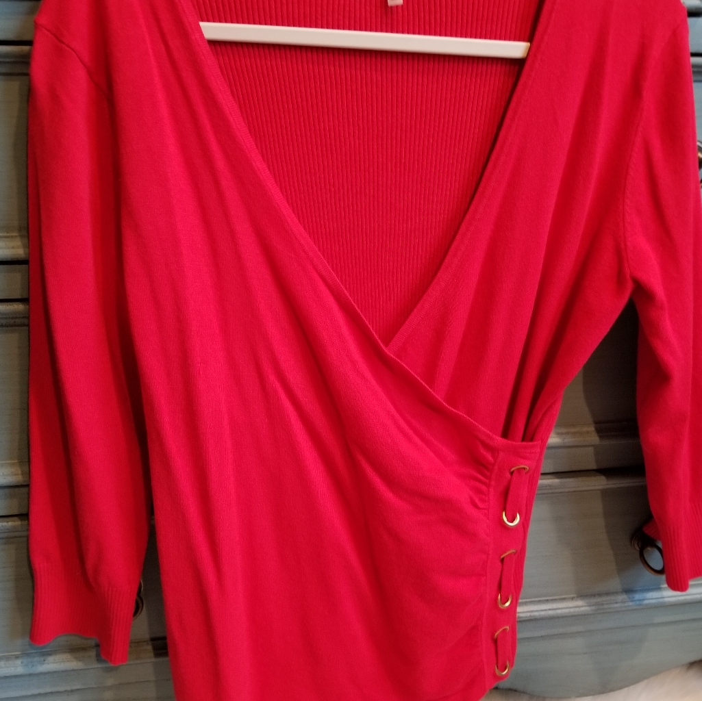 Cable  Gauge Red Sweater With Gold Accent Rings
